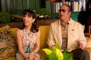 Ginger (Sally Hawkins) and Augie (Andrew Dice Clay), Jasmine's low-class adopted sister and brother-in-law. Jasmine and Ginger are so different, it is hard to believe that they were brought up by the same parents.