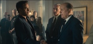 Hank (Robert Downey Jr) reunites with his father, Judge Joseph (Robert Duvall), who virtually shuns him.