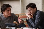 The Big Short – John Magaro and Finn Wittrock taking advice from Brad&nbsp;Pitt